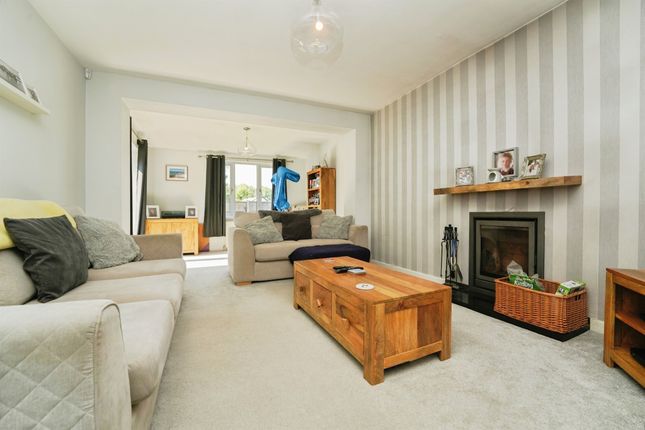 18, John Of Gaunt Road, Fairford photo 3