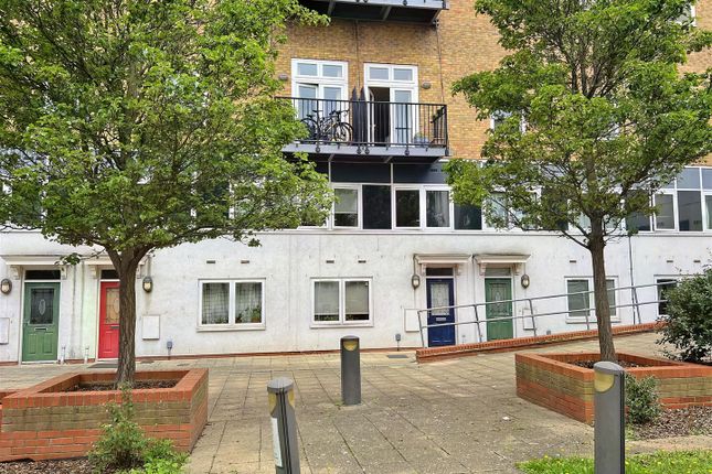 2-bed flat on 11, Onyx Mews, Stratford, £330,000