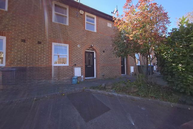 2, Aston Close, HEMEL HEMPSTEAD photo 4