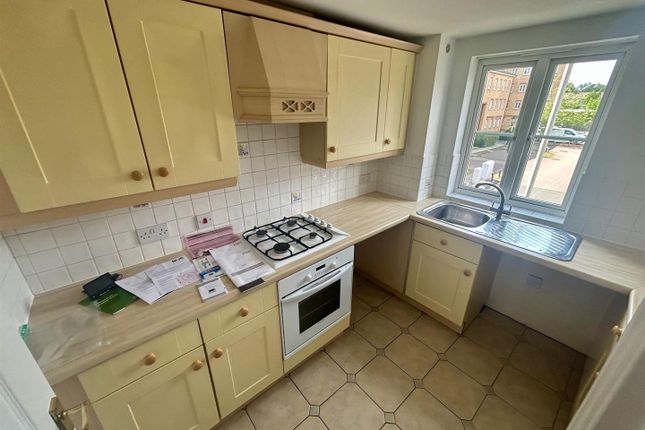 27 Nyall Court, Kidman Close, Gidea Park photo 2