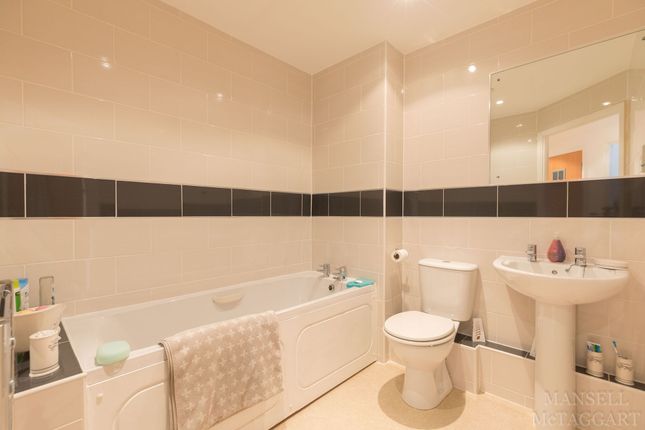 Flat for sale in Copthorne Common Road, Copthorne