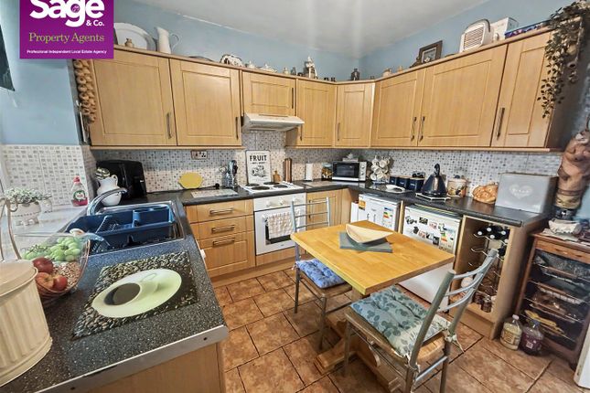 15, Sarn Place, Newport photo 4