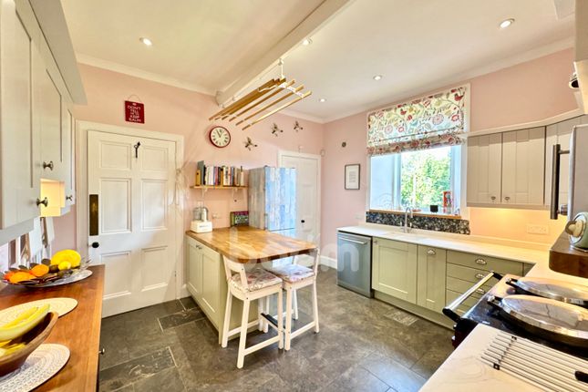 28, Dalry Road, Beith photo 3