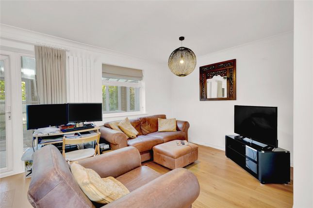 11, Julian Hill, Surrey photo 4