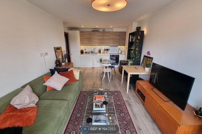 Thumbnail Flat to rent in Well Street, London