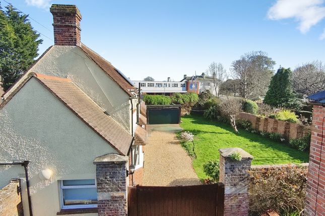 St Peter's, Ellachie Mews, Gosport photo 2