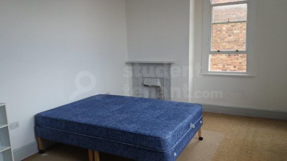 Thumbnail Shared accommodation to rent in Broad Street, Wolverhampton, West Midlands