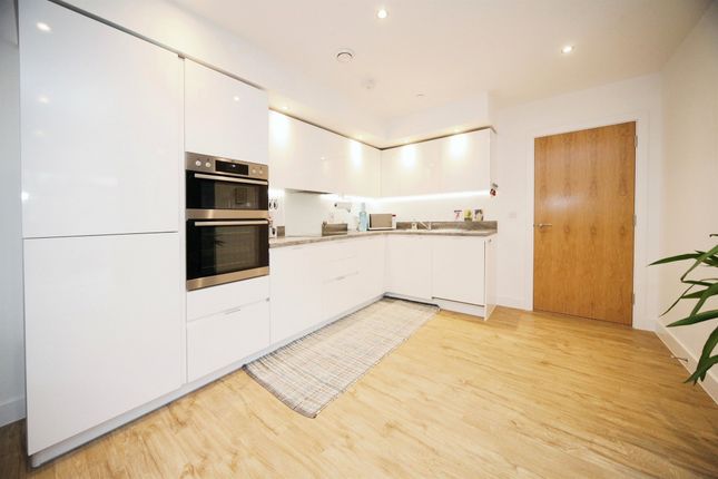 Flat for sale in Stirling Drive, Luton