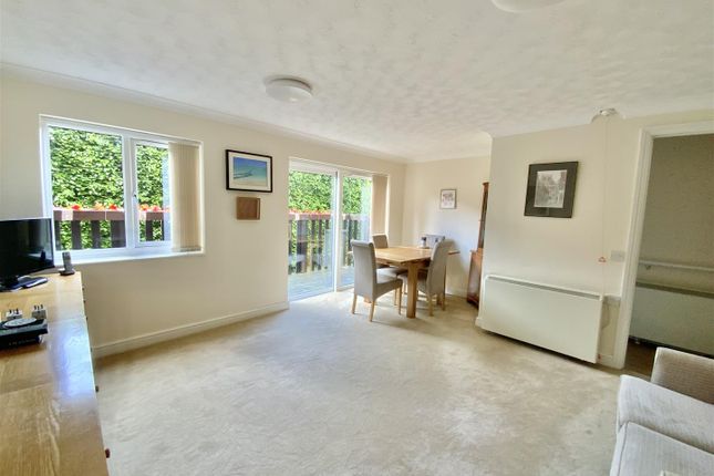 15, Fegans Court, Milton Keynes photo 3