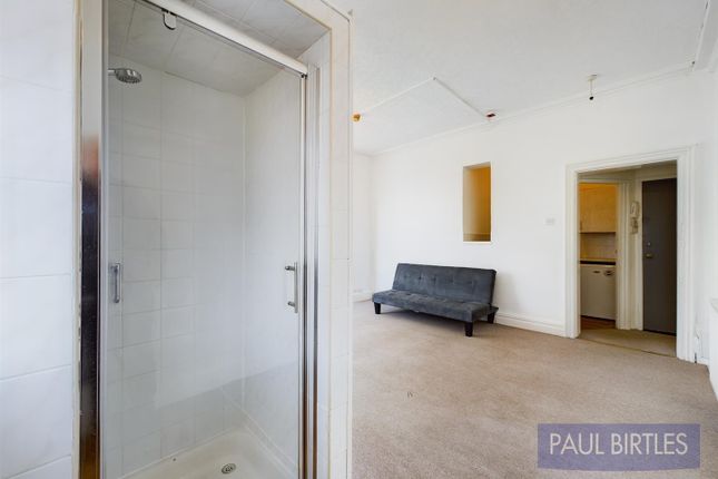 Flat 8, 99, Flixton Road, Manchester photo 4