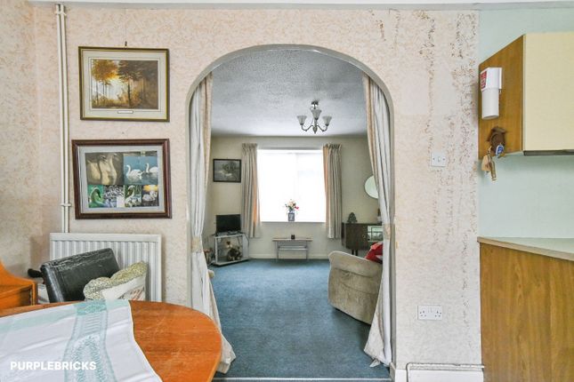 45, Highworth Road, South  Marston photo 3