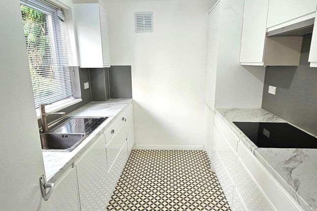 4 Farrer Court, Twickenham photo 4