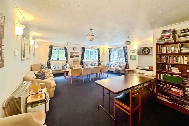 14 Langdown Firs, Langdown Lawn, Southampton photo 3