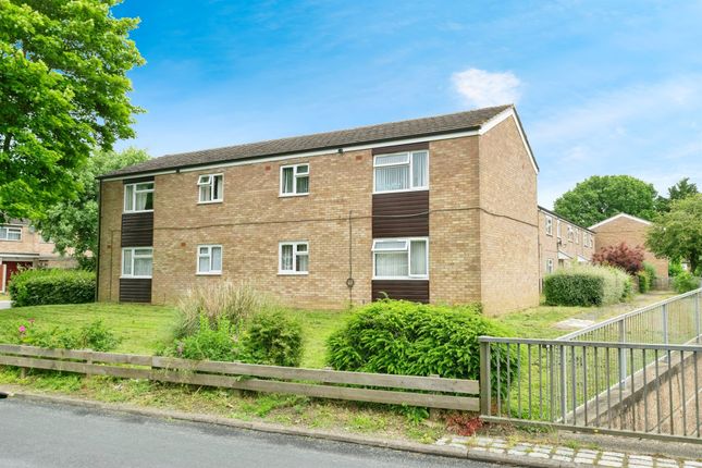 Thumbnail Flat for sale in Torquay Crescent, Stevenage