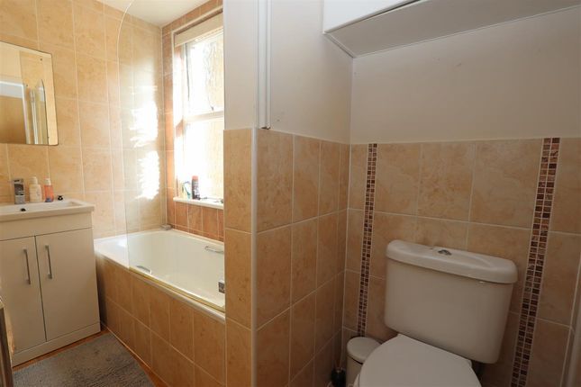 Flat 4, 5, Moreton Road, South Croydon photo 4