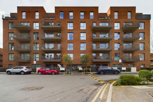 Thumbnail Flat for sale in Hargrave Drive, Harrow