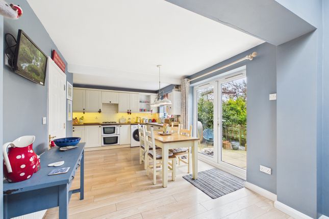 24, Anton Close, BEWDLEY photo 3