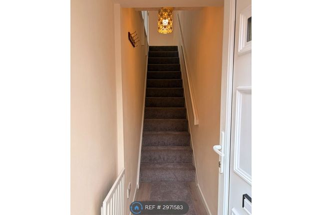 Hollybush Close, Chippenham photo 3
