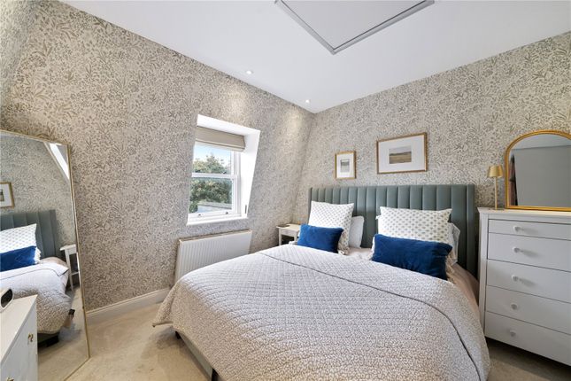 Winfrith Road, London photo 3