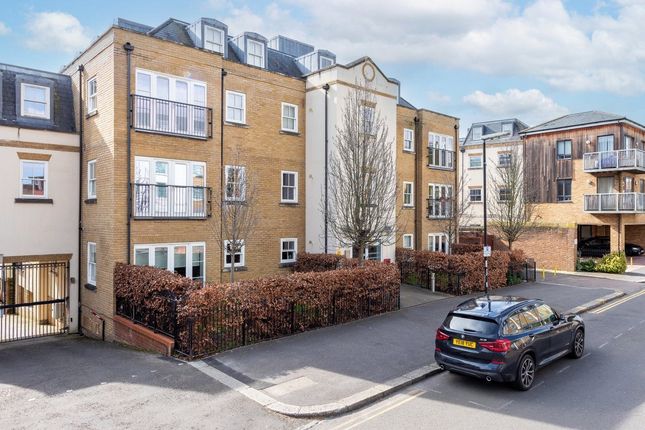 Thumbnail Flat for sale in The Parade, Epsom, Surrey