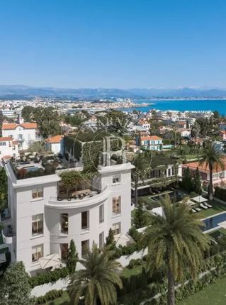 Thumbnail Apartment for sale in Antibes, Cap D'antibes, 06160, France