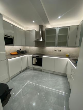 Room 1, Flat 5, 121, Gloucester Place, London photo 3