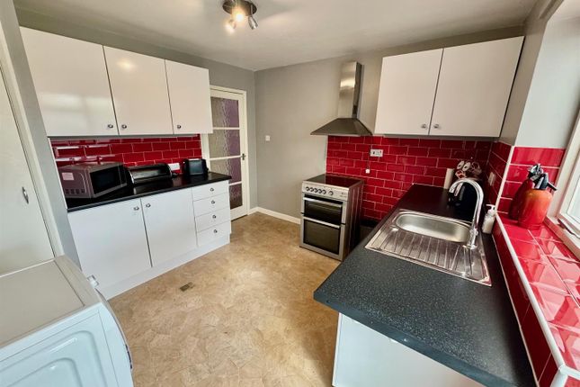 19, Hewley Drive, Scarborough photo 3