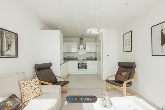 Juniper Drive, London photo 3