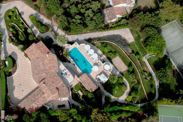 Villa for sale in Saint-Paul-De-Vence, Alpes-Maritimes, Provence-Alpes-Côte d`Azur, France