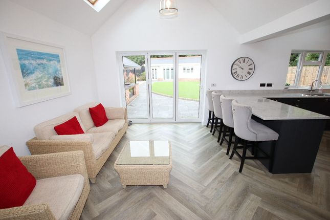 40 Seafields Road, Holland on Sea photo 4