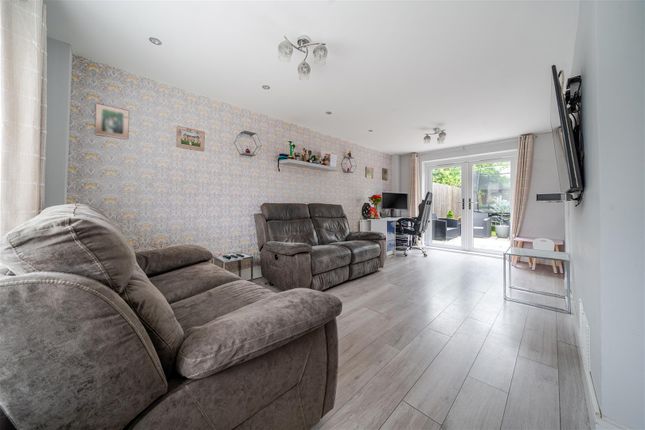 33, Earlstone Crescent, Bristol photo 4