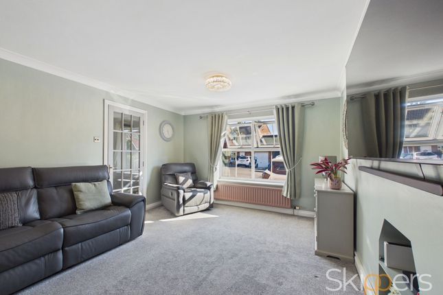 4 Jersey Close, Ashford photo 3