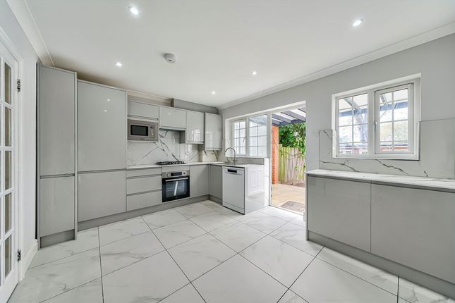 75, Gaskell Road, London photo 3