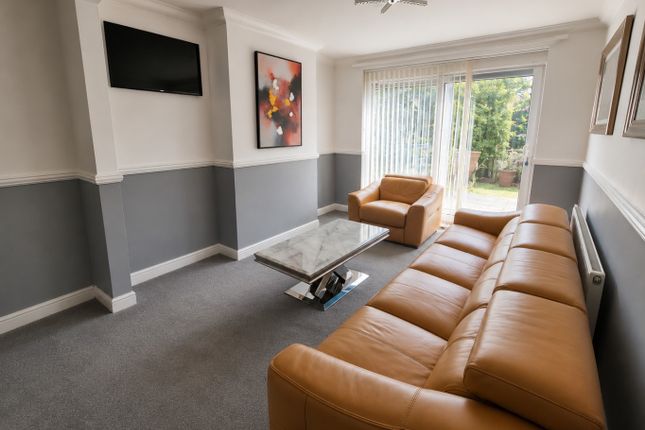 3 Somerset Avenue, Luton, Bedfordshire photo 2