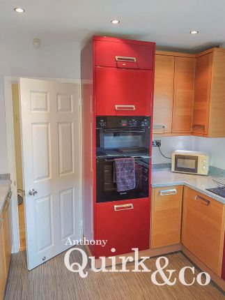 Flat Room 6, 15, Hernen Road, Canvey Island photo 5