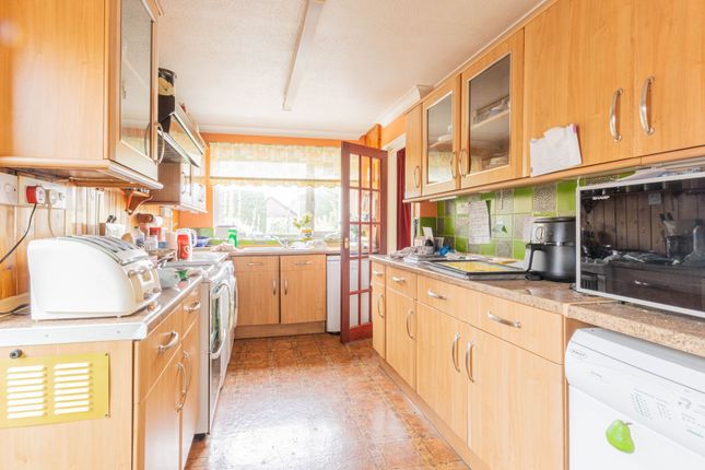 2, Greate House Farm Road, Colchester photo 4