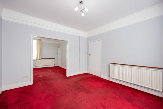 End terrace house for sale in Lincoln Road, London