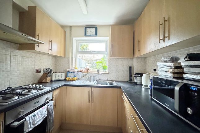Semi-detached house for sale in Deansway, Warwick