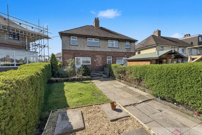 4 Westminster Road, Leek photo 2