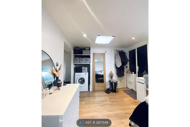 Cranbrook Drive, Luton photo 4