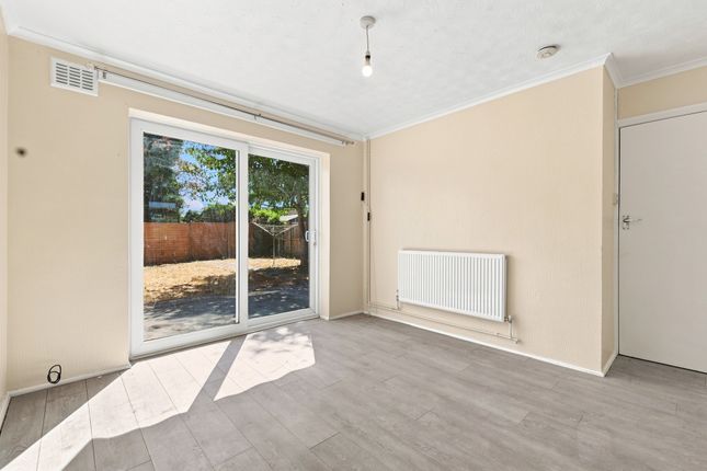 107, Melbourne Avenue, CHELMSFORD photo 4