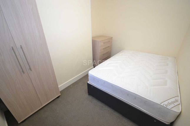 Thumbnail Room to rent in Surrey Road, Reading
