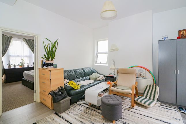 Thumbnail Flat to rent in Birkbeck Road, Beckenham