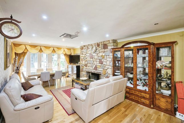 4, St. Annes Close, BIRMINGHAM photo 3