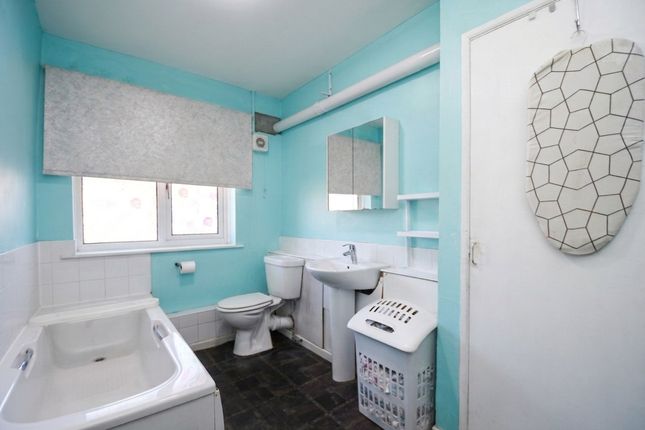 Flat 5, Tarleton House Moss Meadow Road, Salford photo 4