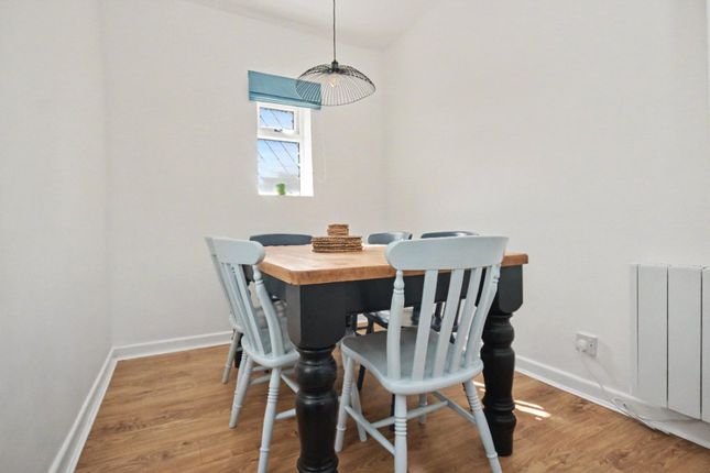 53, Hendal Lane, West Yorkshire photo 4