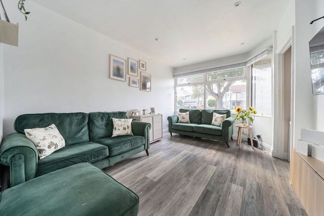 89, Sherwood Park Avenue, Sidcup photo 3
