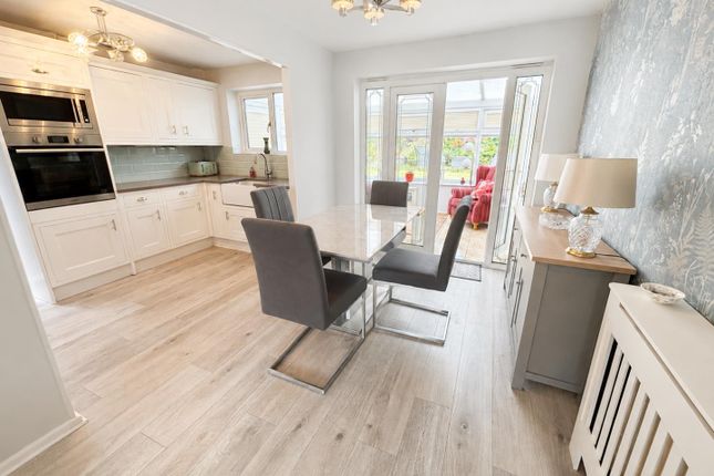 5, Riverside Drive, Manchester photo 4