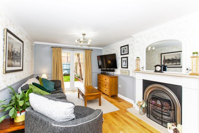 27, Nine Arches Way, Kettering photo 2