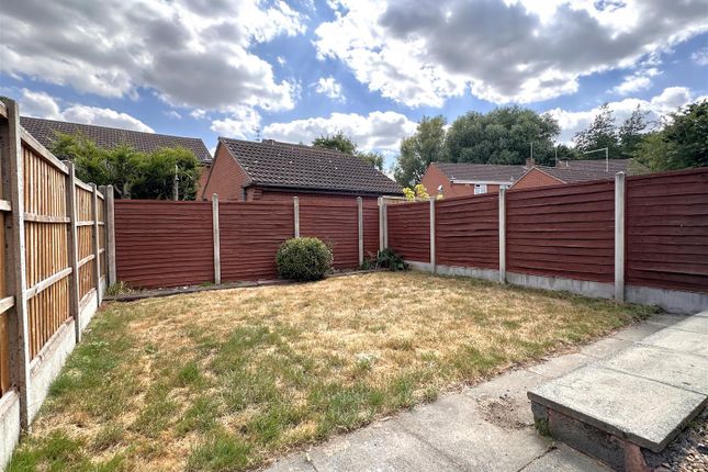 12, Blackthorne Close, Newark photo 3